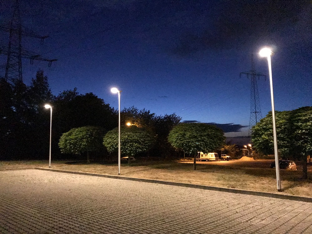 Lichtmasten, Laternenmasten und Leuchtenmasten mit LED Mastleuchten Lichtmasten-Laternenmasten-Leuchtenmasten-mit-Mastleuchten